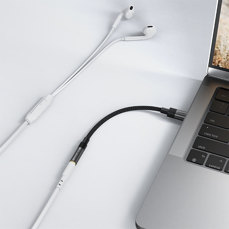 Audio converter J12 USB-C to 3.5mm female